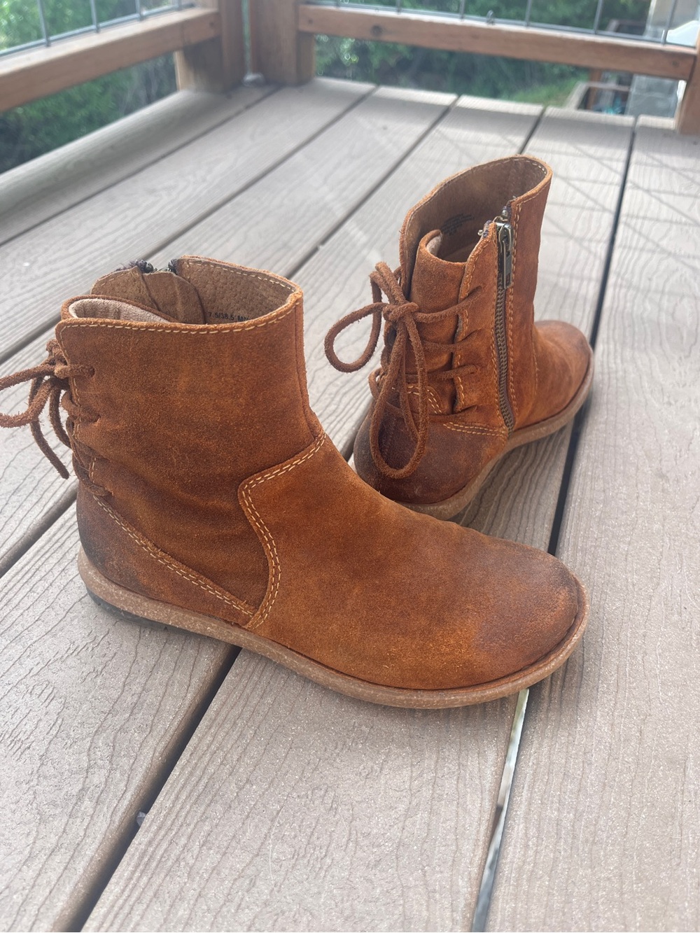 Born Taran Zip Bootie with lace-up detail in back, size 7.5, great condition